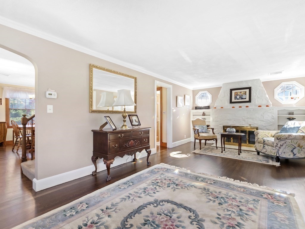 156 Virginia Road Waltham, MA 02453 - Photo 9 of 36