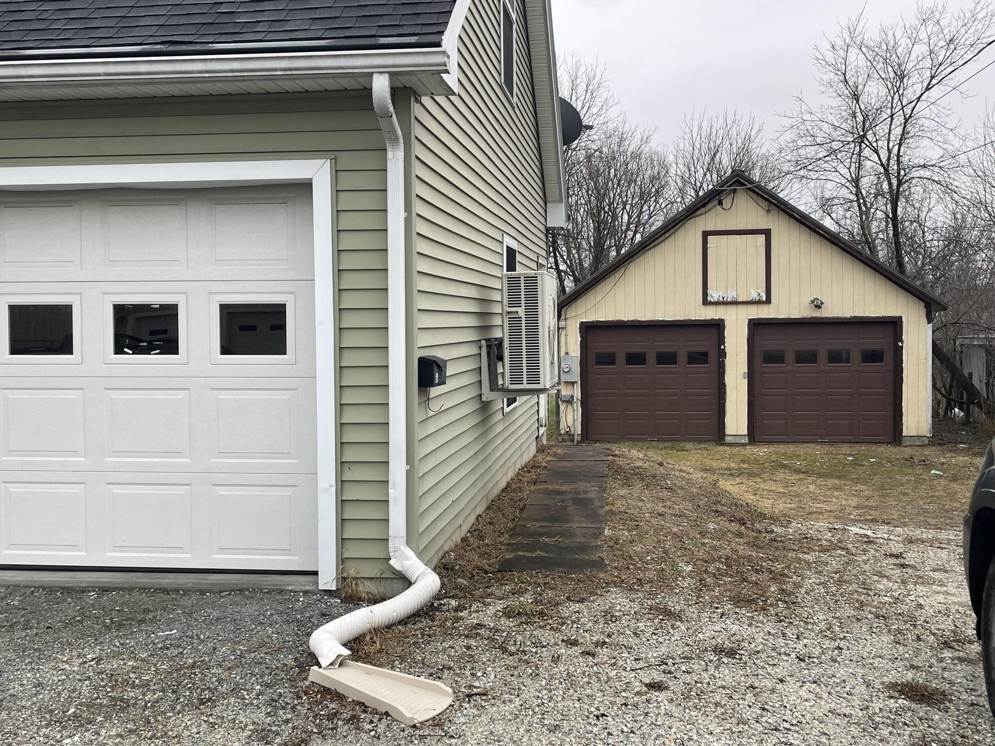 66 Plain Street Rutland, VT 05701 - Photo 2 of 22