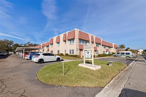 $155,000 | 10035 63rd Avenue North, Unit 23, St. Petersburg, FL 33708