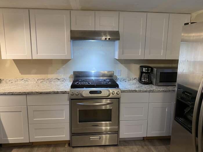 414 Stevens Road, Unit 33 Eagle Point, OR 97524 - Photo 3 of 11 Kitchen