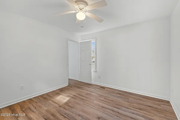 $1,295 | 410 Winners Circle North, Jacksonville, NC 28546