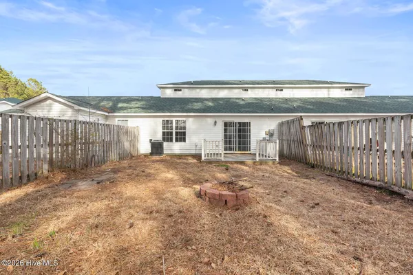 $1,295 | 410 Winners Circle North, Jacksonville, NC 28546