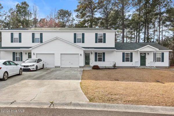 $1,295 | 410 Winners Circle North, Jacksonville, NC 28546
