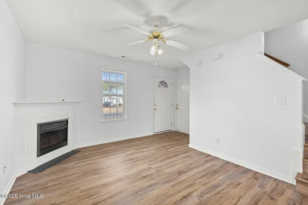 $1,295 | 410 Winners Circle North, Jacksonville, NC 28546