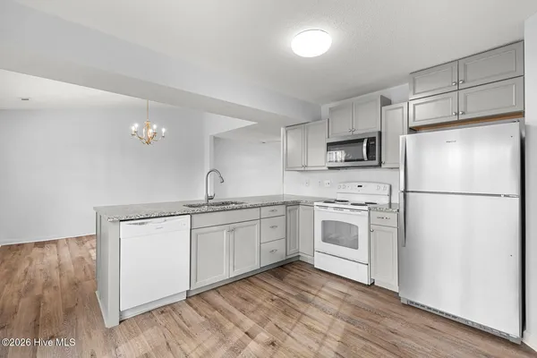 $1,295 | 410 Winners Circle North, Jacksonville, NC 28546