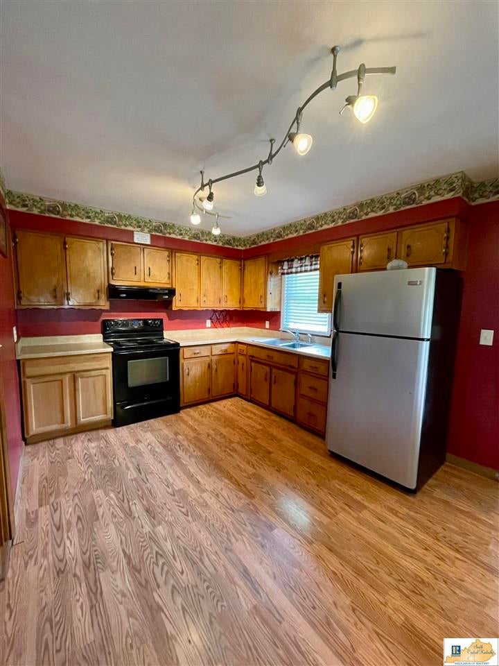 525 Hilltop View Road Summer Shade, KY 42166 - Photo 4 of 16 Gallery Image 4