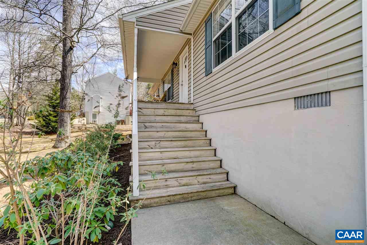 7 Haversack Road Palmyra, VA 22963 - Photo 12 of 32 a view of entryway with stairs