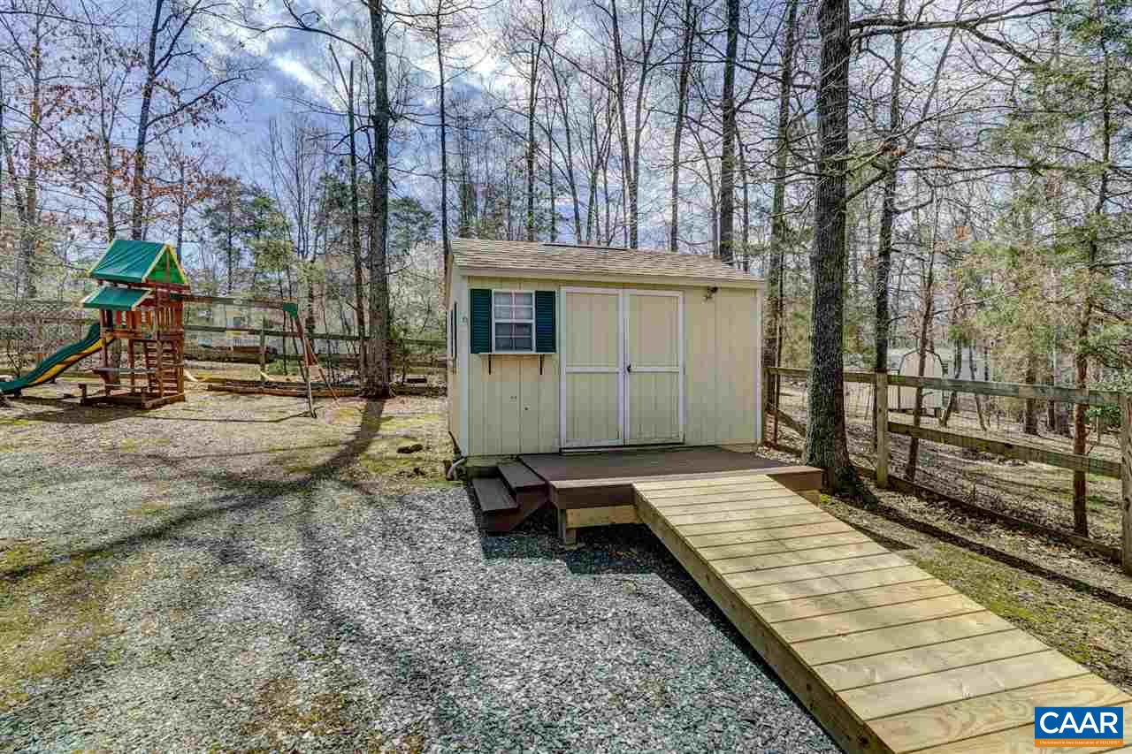 7 Haversack Road Palmyra, VA 22963 - Photo 4 of 32 a view of backyard with wooden fence