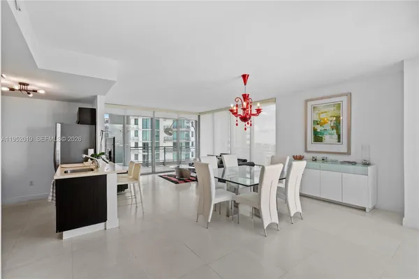 $5,600 | 90 Southwest 3rd Street, Unit 3609, Miami, FL 33130