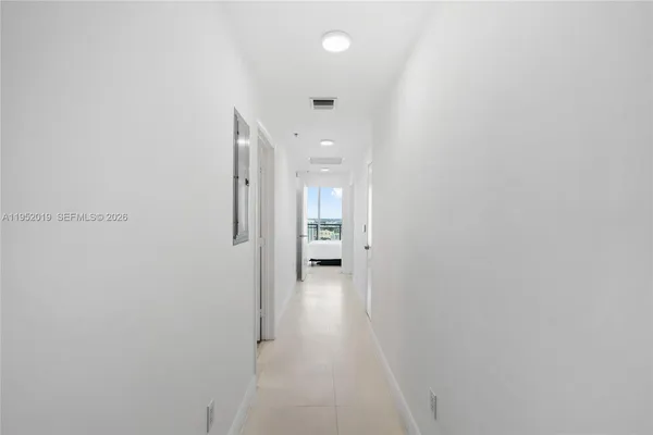 $5,600 | 90 Southwest 3rd Street, Unit 3609, Miami, FL 33130