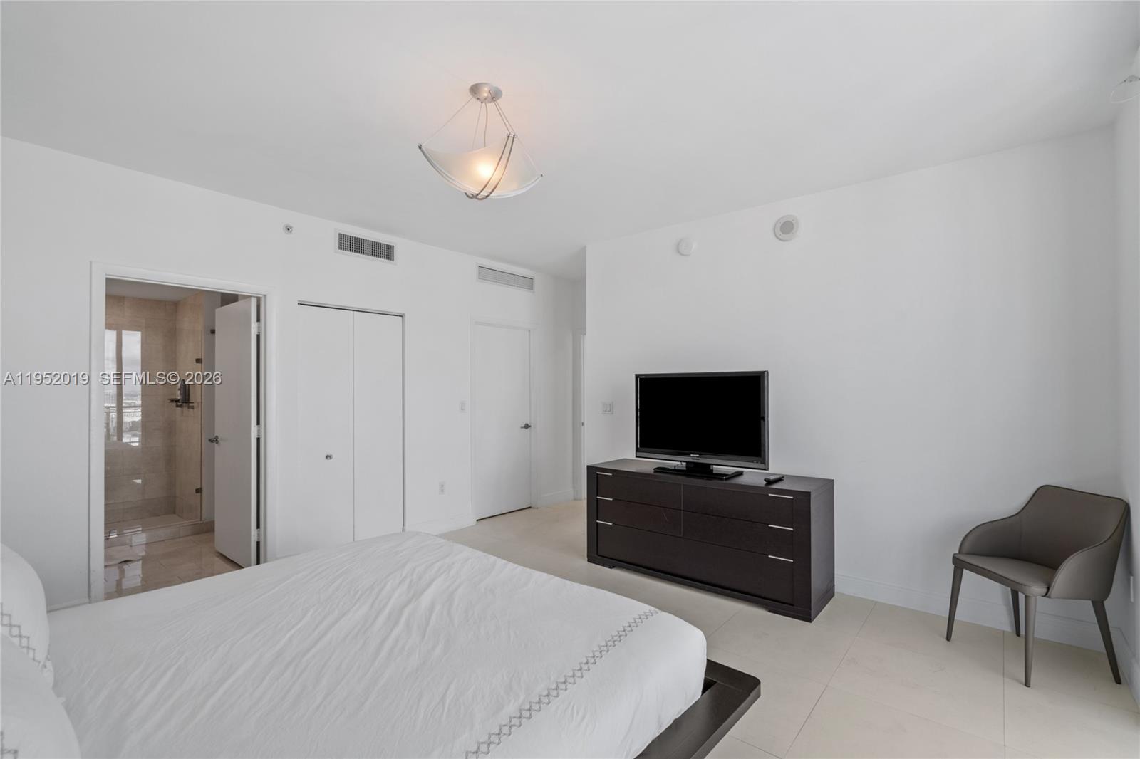 90 Southwest 3rd Street, Unit 3609 Miami, FL 33130 - Photo 17 of 33