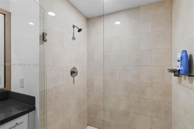 $5,900 | 90 Southwest 3rd Street, Unit 3609, Miami, FL 33130