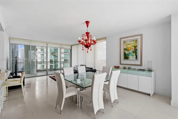 $5,600 | 90 Southwest 3rd Street, Unit 3609, Miami, FL 33130