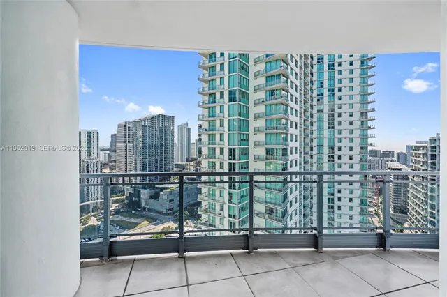 $5,900 | 90 Southwest 3rd Street, Unit 3609, Miami, FL 33130