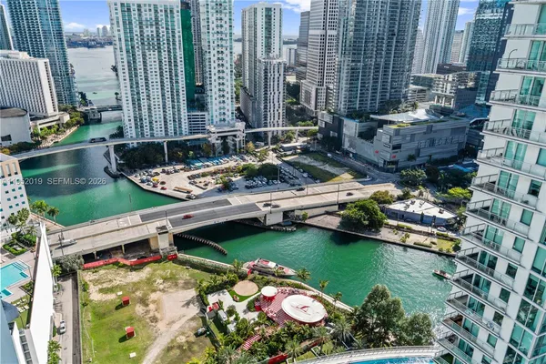 $5,600 | 90 Southwest 3rd Street, Unit 3609, Miami, FL 33130