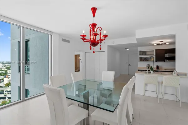 $5,600 | 90 Southwest 3rd Street, Unit 3609, Miami, FL 33130