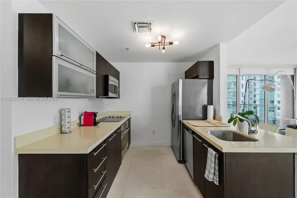$5,600 | 90 Southwest 3rd Street, Unit 3609, Miami, FL 33130