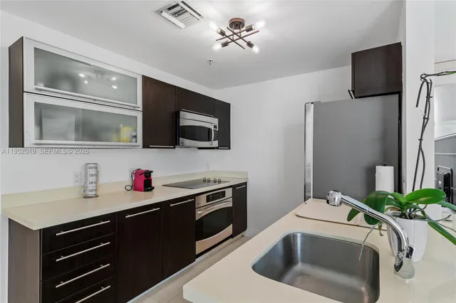 $5,900 | 90 Southwest 3rd Street, Unit 3609, Miami, FL 33130