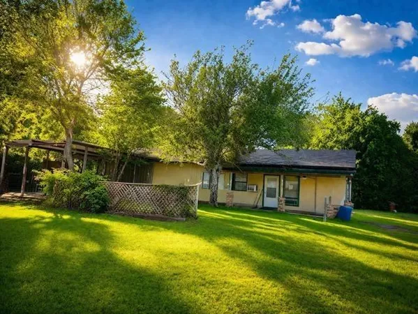 $250,000 | 519 Berke Street, Newark, TX 76071