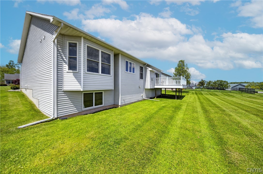2070 Whisper Ridge Drive Chittenango, NY 13037 - Photo 33 of 35
