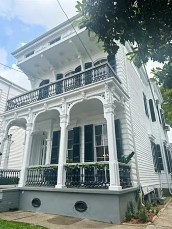 $1,650 | 2356 Magazine Street, Unit 1, New Orleans, LA 70130