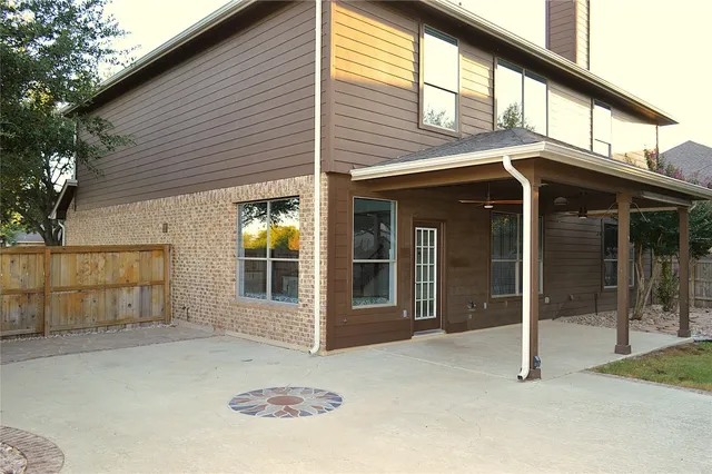 a view of a house with outdoor space