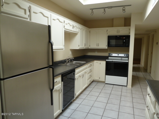 285 South Kolb Road, Unit 18 Tucson, AZ 85710 - Photo 6 of 22