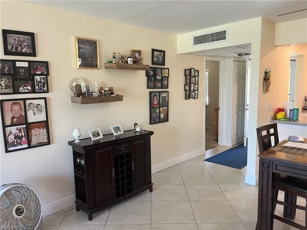 $2,000 | 1085 Forest Lakes Drive, Unit 8202, Naples, FL 34105