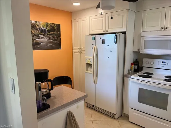 $2,000 | 1085 Forest Lakes Drive, Unit 8202, Naples, FL 34105