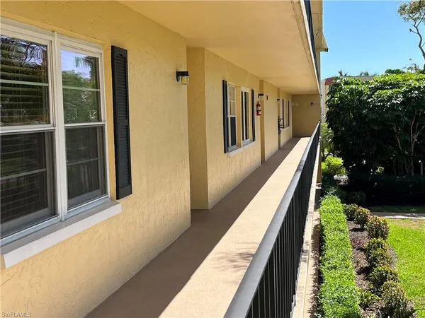 $2,000 | 1085 Forest Lakes Drive, Unit 8202, Naples, FL 34105