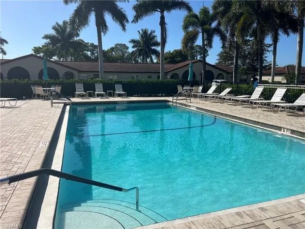 $2,000 | 1085 Forest Lakes Drive, Unit 8202, Naples, FL 34105