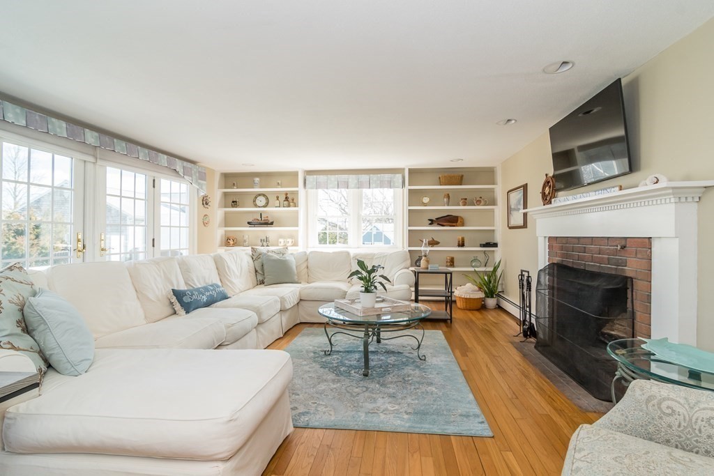 92 Rope Walk Road Bourne, MA 02532 - Photo 5 of 26