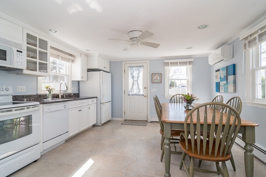 92 Rope Walk Road Bourne, MA 02532 - Photo 7 of 26