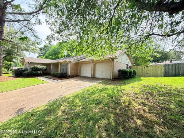 $219,000 | 1202 Cliffdale Drive, Clinton, MS 39056