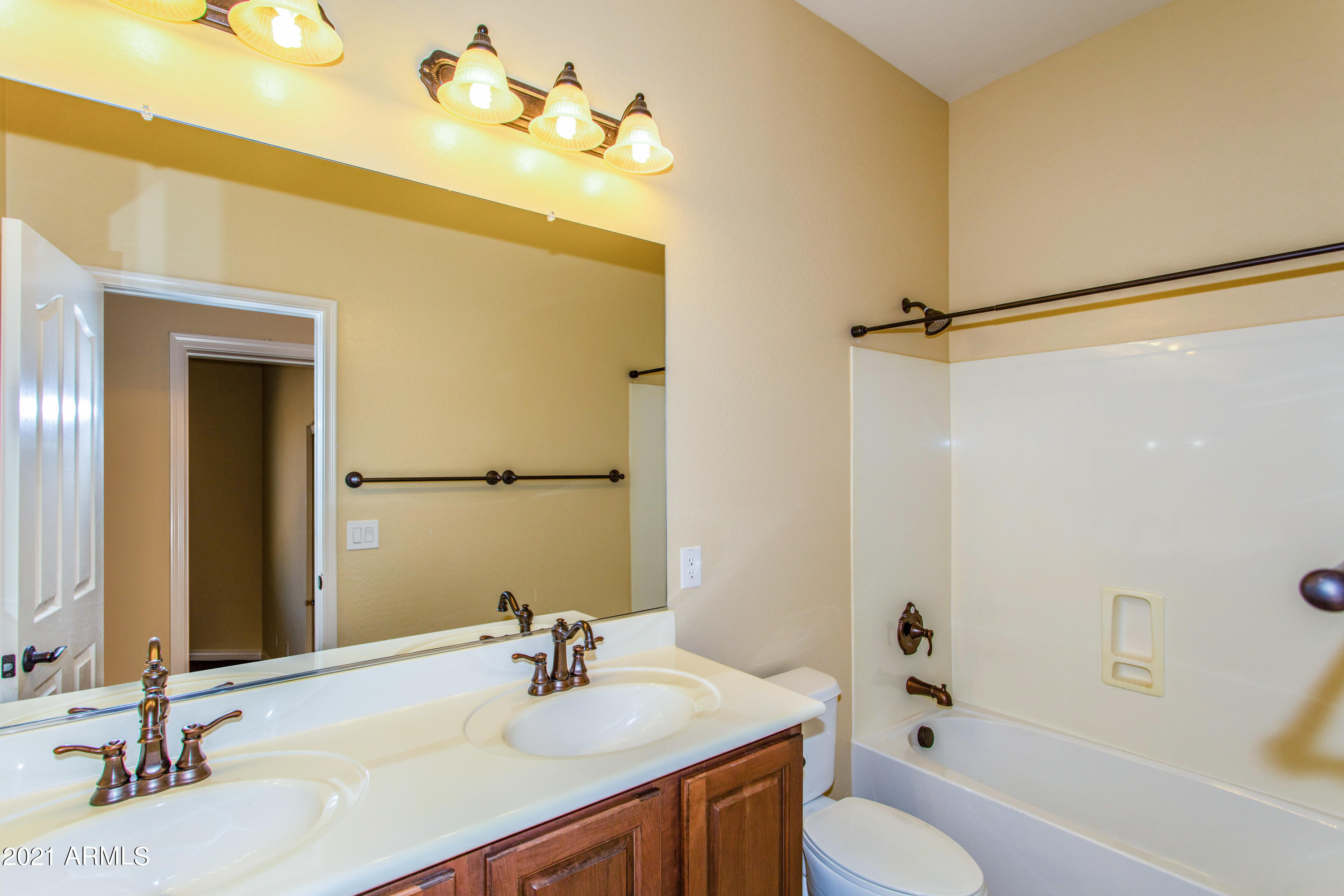 19095 North Stonegate Road Maricopa, AZ 85138 - Photo 30 of 43 30 Bathroom 3