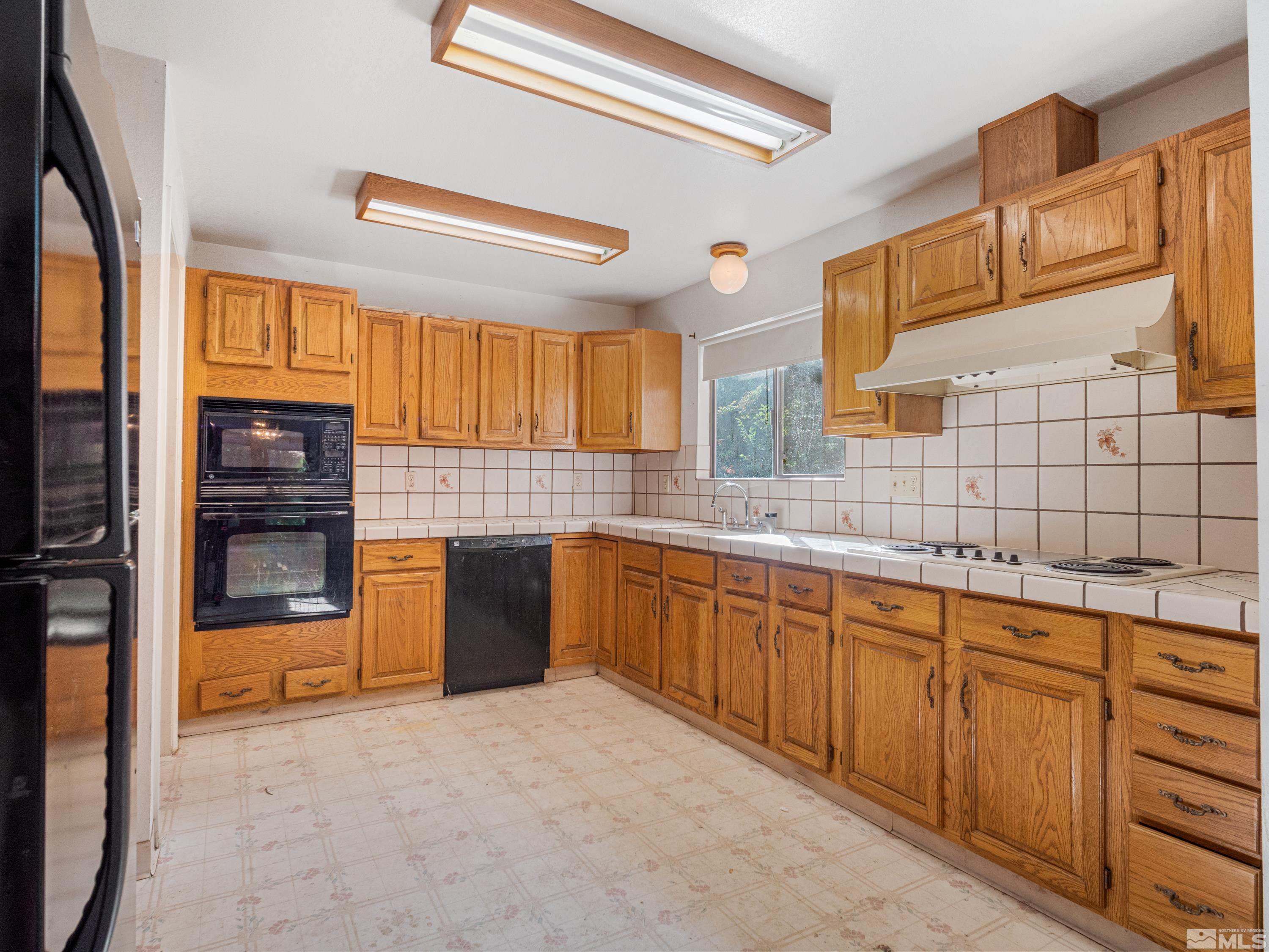 2875 Parkway Drive Reno, NV 89502 - Photo 9 of 40 Photo 9