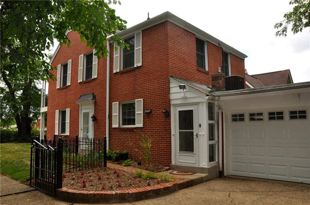 386 Arden Road Mt. Lebanon, PA 15216 - Photo 2 of 24 Gallery Image 2