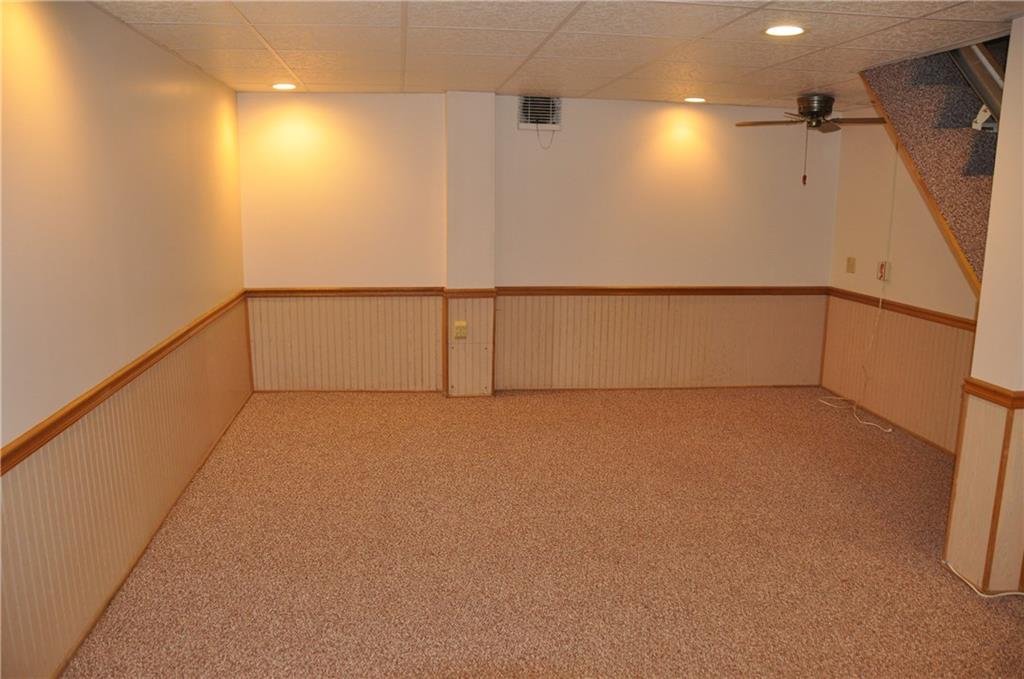 386 Arden Road Mt. Lebanon, PA 15216 - Photo 16 of 24 Family Room