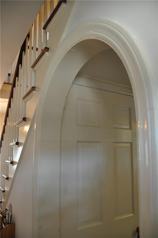386 Arden Road Mt. Lebanon, PA 15216 - Photo 9 of 24 Foyer