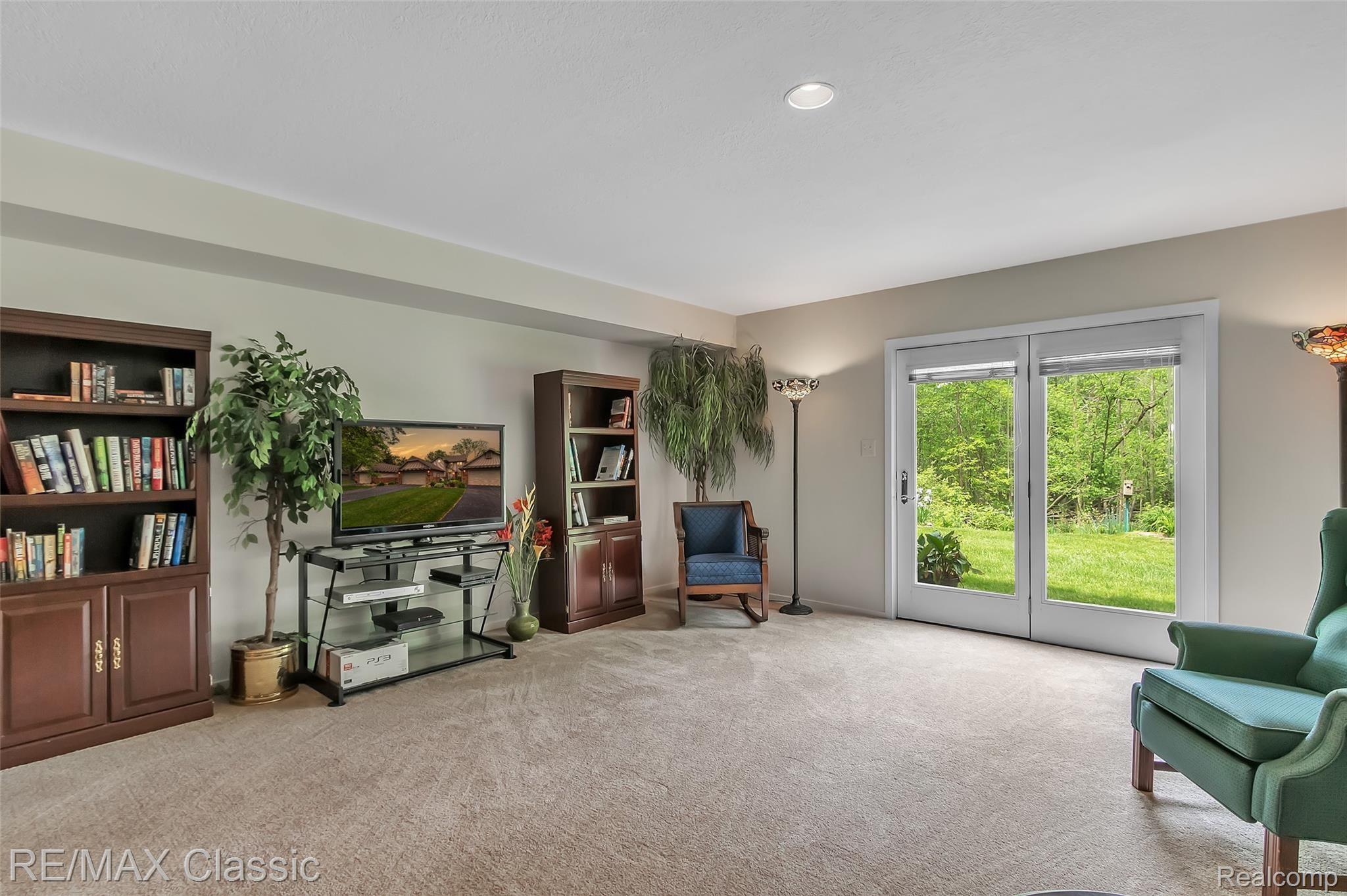 3344 Rivers Edge Drive Wayne, MI 48184 - Photo 33 of 50 Great Room with recessed lights. view 2 of 4