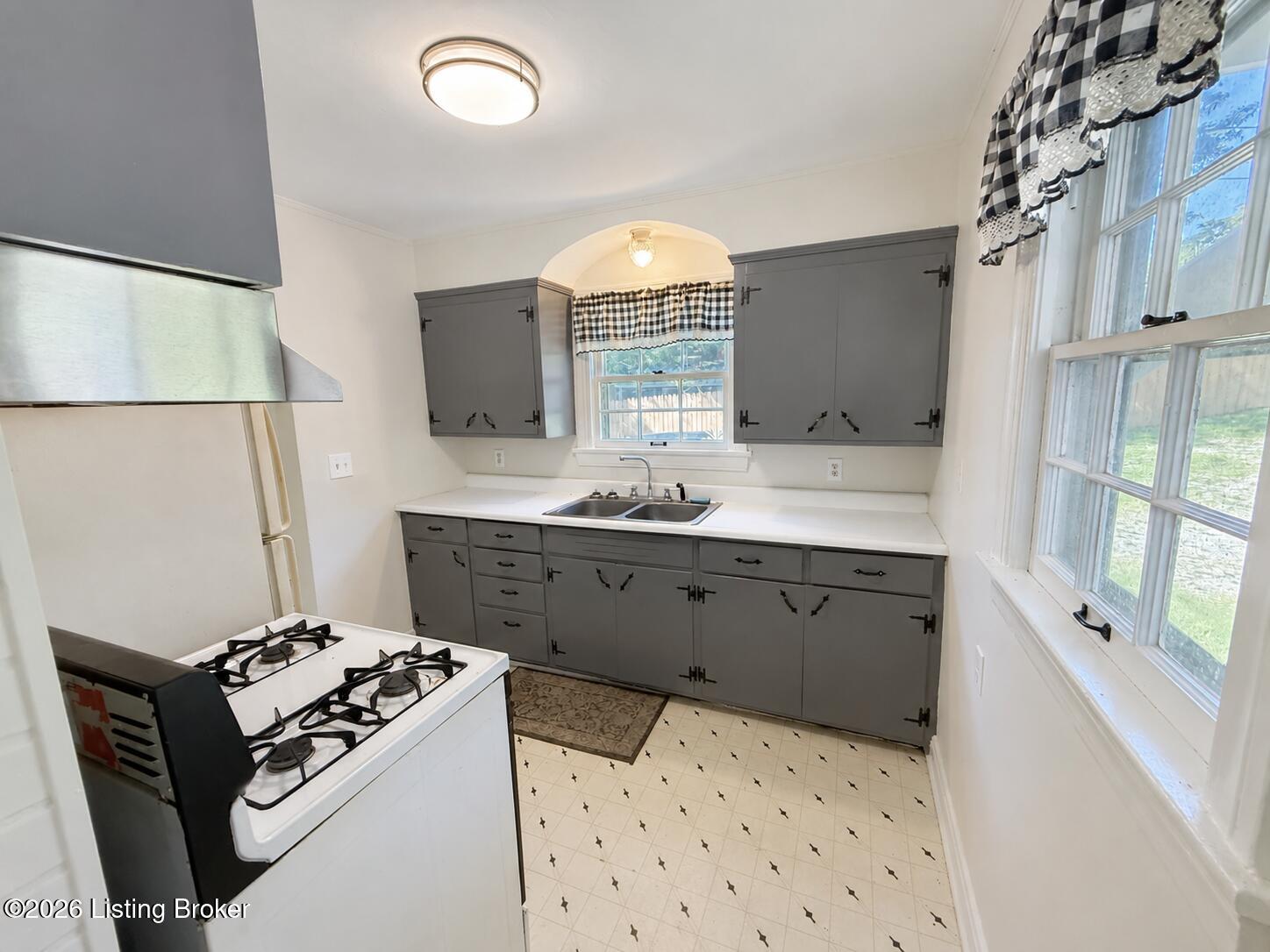 7916 3rd Street Road Louisville, KY 40214 - Photo 9 of 12 Kitchen