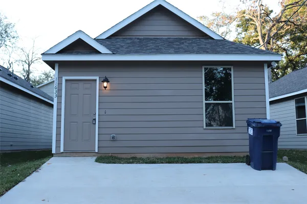 $1,450 | 11633 Vistawood Street, Willis, TX 77318