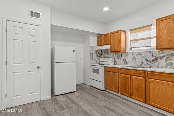 $1,750,000 | 502 North Halifax Avenue, Daytona Beach, FL 32118