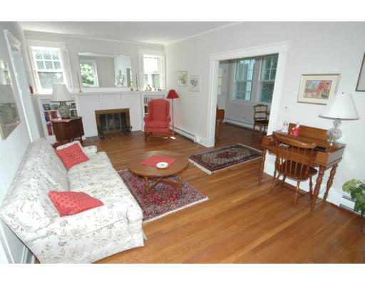 11 Dee Road Lexington, MA 02420 - Photo 4 of 16