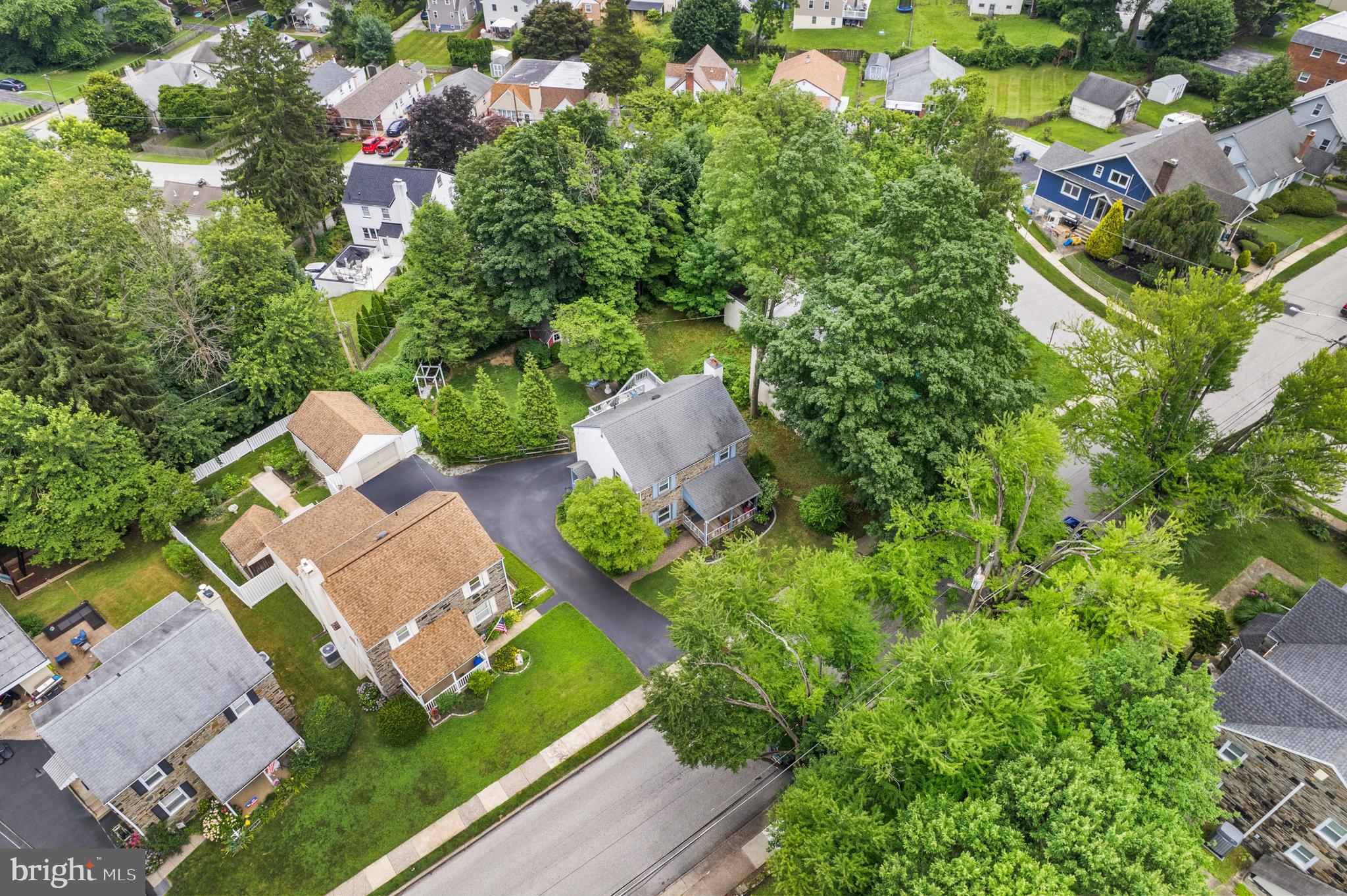 2589 Radcliffe Road Broomall, PA 19008 - Photo 33 of 34 an aerial view of residential house with outdoor space and trees all around