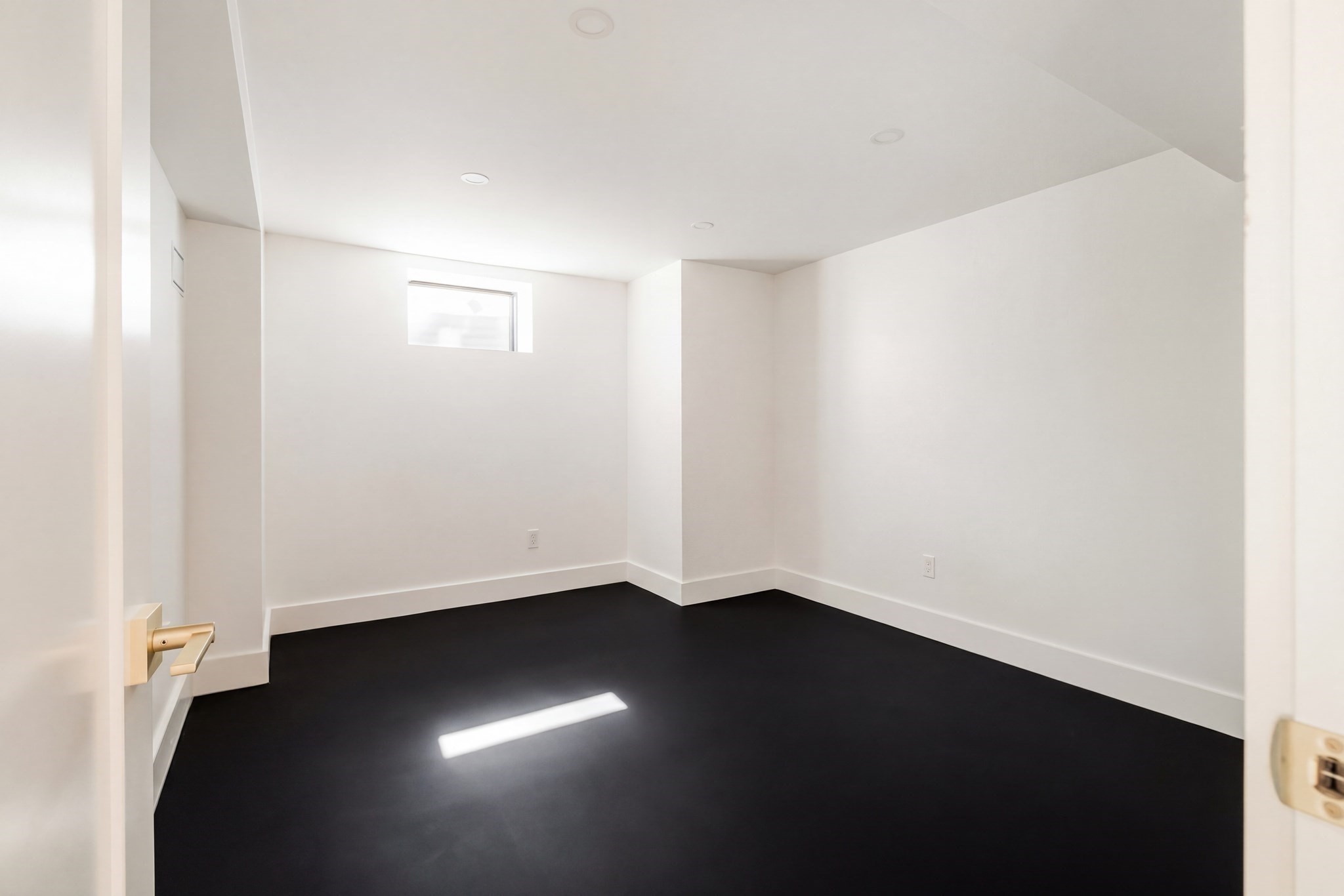 78 Manchester Road Newton, MA 02461 - Photo 37 of 40 Gallery Image 37