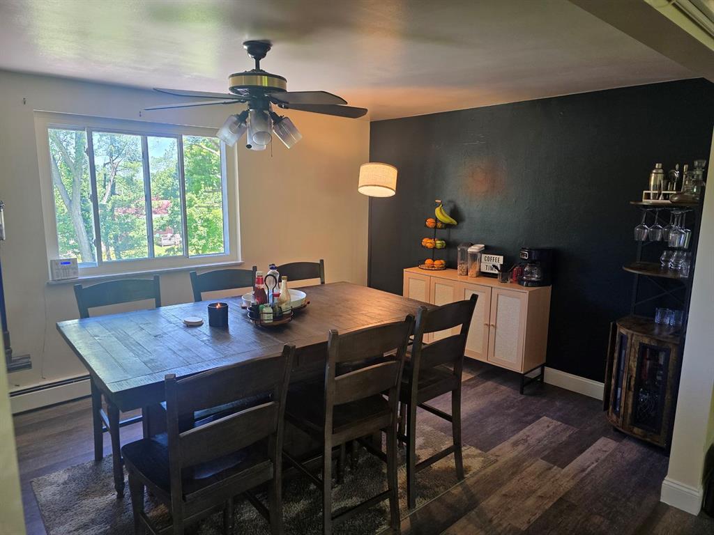 1767 Hassam Road Coraopolis, PA 15108 - Photo 9 of 23 Dining room