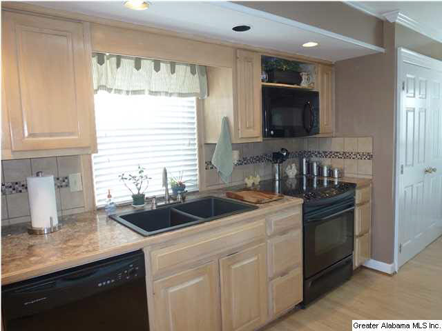 229 Tradewinds Circle Alabaster, AL 35007 - Photo 3 of 23
