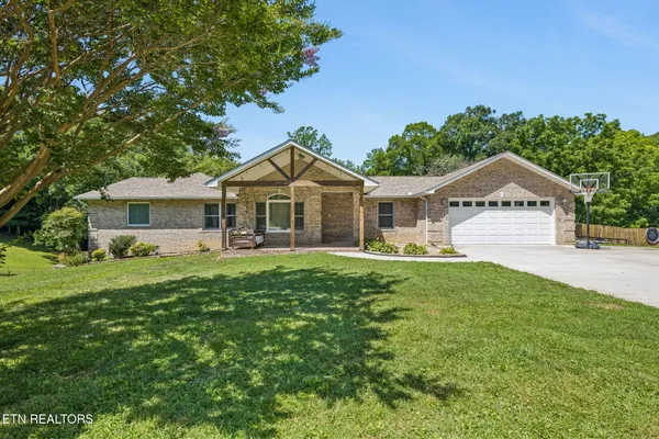 $499,900 | 677 Twin Hills Lane, Jacksboro, TN 37757
