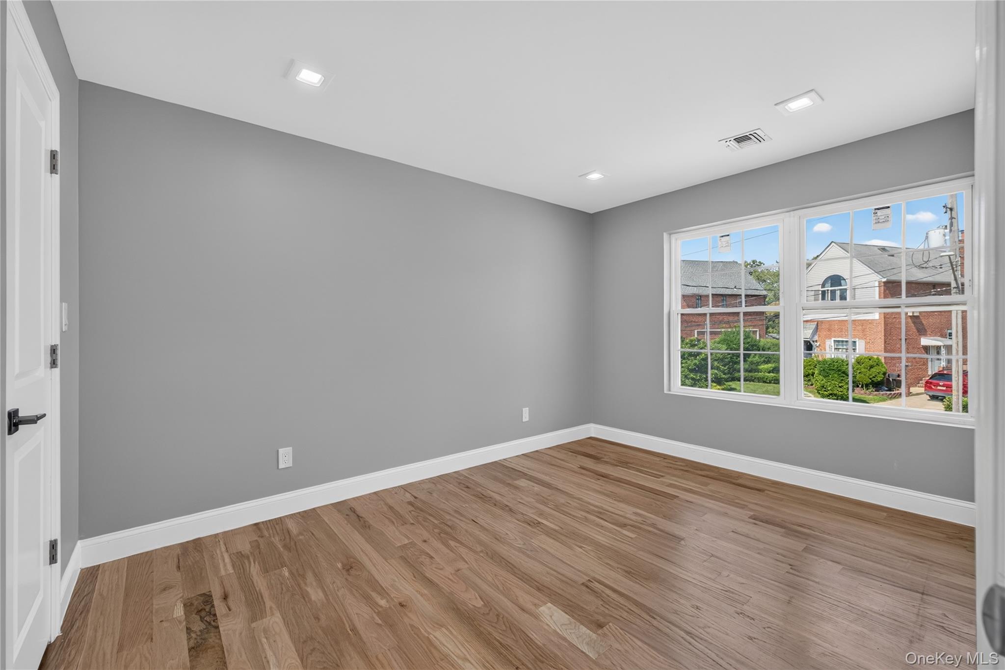 34 Wilson Road Valley Stream, NY 11581 - Photo 16 of 30 Gallery Image 16